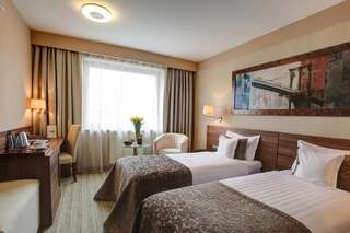 Отель Haston City Hotel Вроцлав Стандартный двухместный номер с 2 отдельными кроватями-5